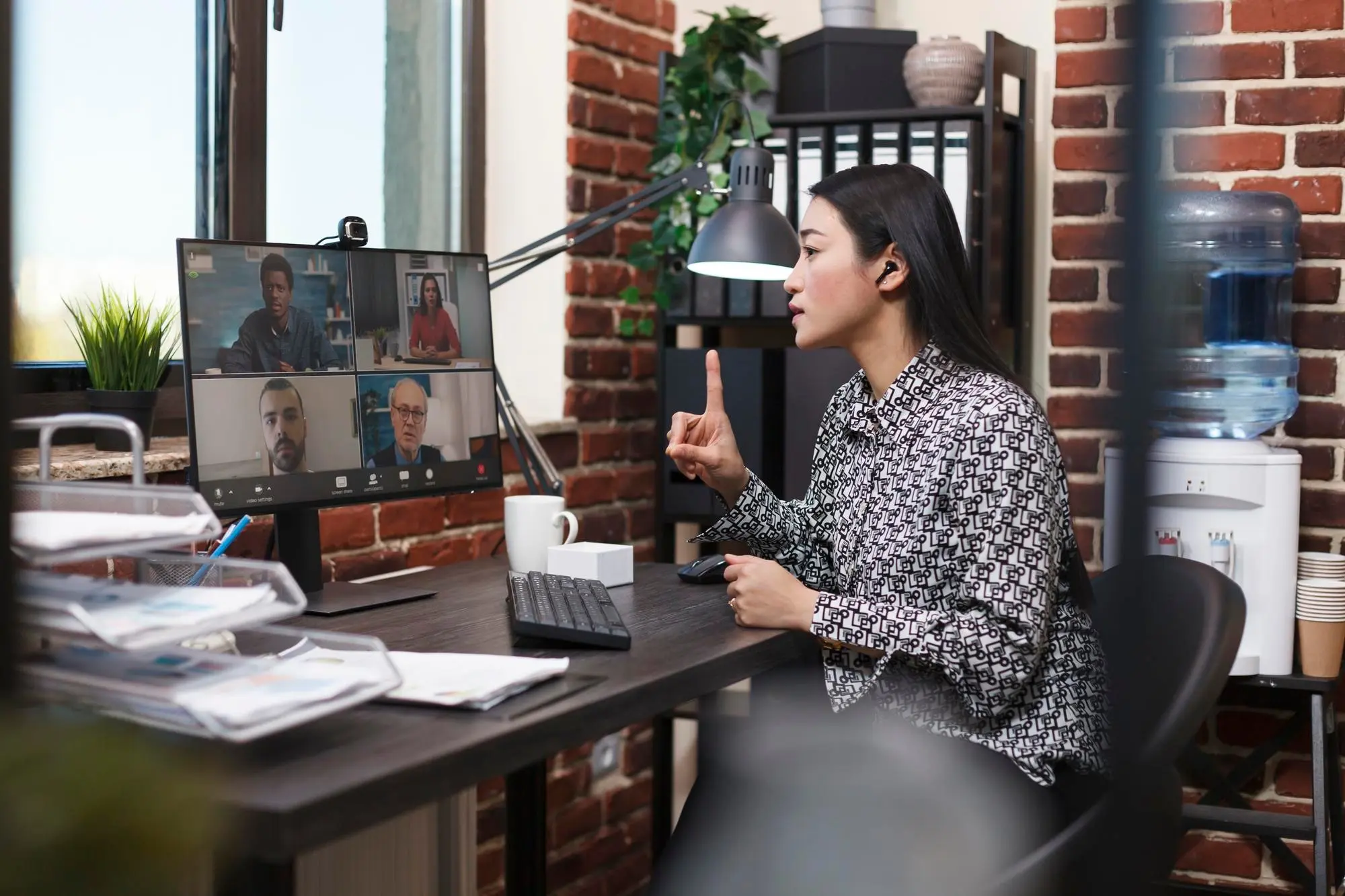team coordination in a hybrid work environment